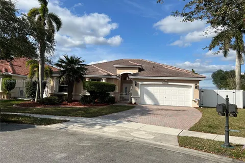 19423 NW 23rd Pl, Pembroke Pines FL 33029