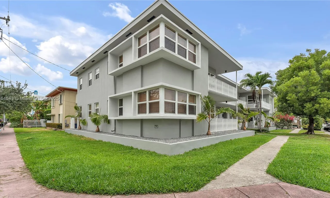 1905 Calais Dr # 1, Miami Beach FL 33141