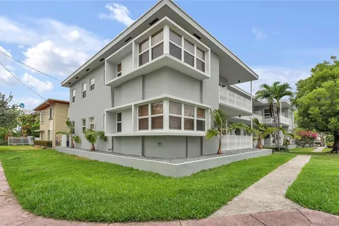 1905 Calais Dr # 1, Miami Beach FL 33141