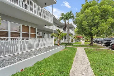 1905 Calais Dr # 1, Miami Beach FL 33141