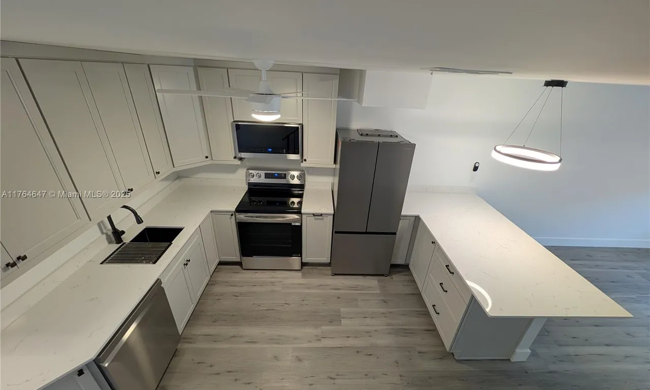 15385 S Dixie Hwy 17 Hwy # 17, Palmetto Bay FL 33157