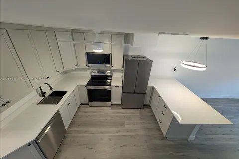 15385 S Dixie Hwy 17 Hwy # 17, Palmetto Bay FL 33157