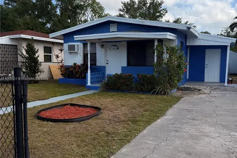 2246 Mcclellan St, Hollywood FL 33020