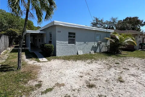 122 NW 6th Ave # 3, Dania Beach FL 33004