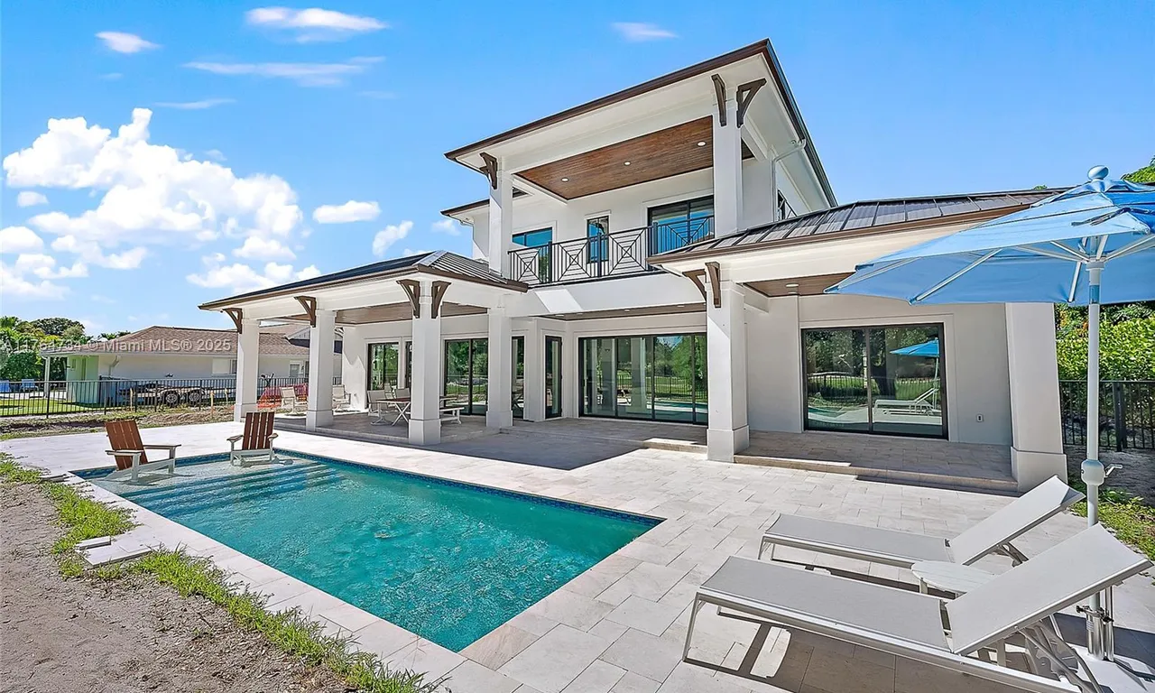 325 N Fairway N, Tequesta FL 33469