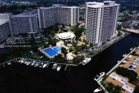 500 Three Islands Blvd # 711, Hallandale Beach FL 33009