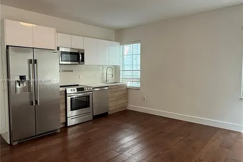 729 MERIDIAN AV # 4, Miami Beach FL 33139