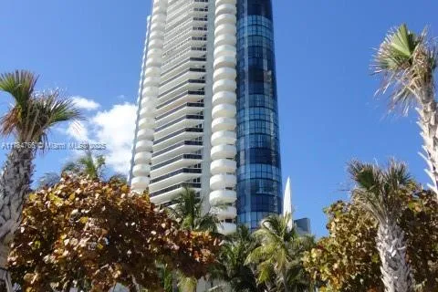 6301 Collins Ave # 2208, Miami Beach FL 33141