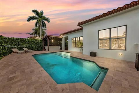 4062 NW 85th Ave, Cooper City FL 33024