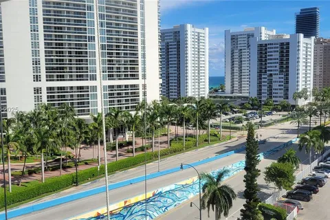 1825 S Ocean Dr # 914, Hallandale Beach FL 33009