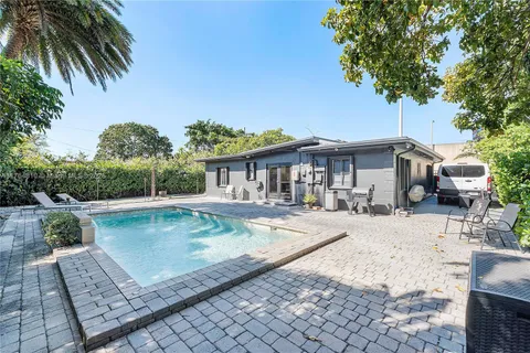 13755 NW 6th Ave, North Miami FL 33168