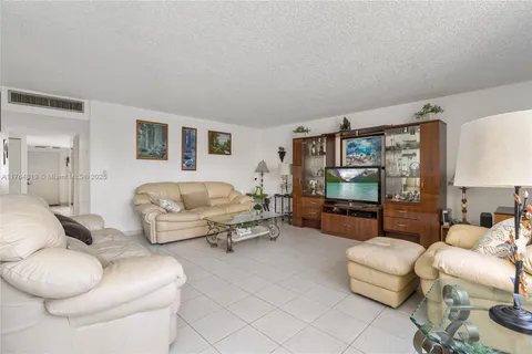 20401 NE 30th Ave # 8, Aventura FL 33180