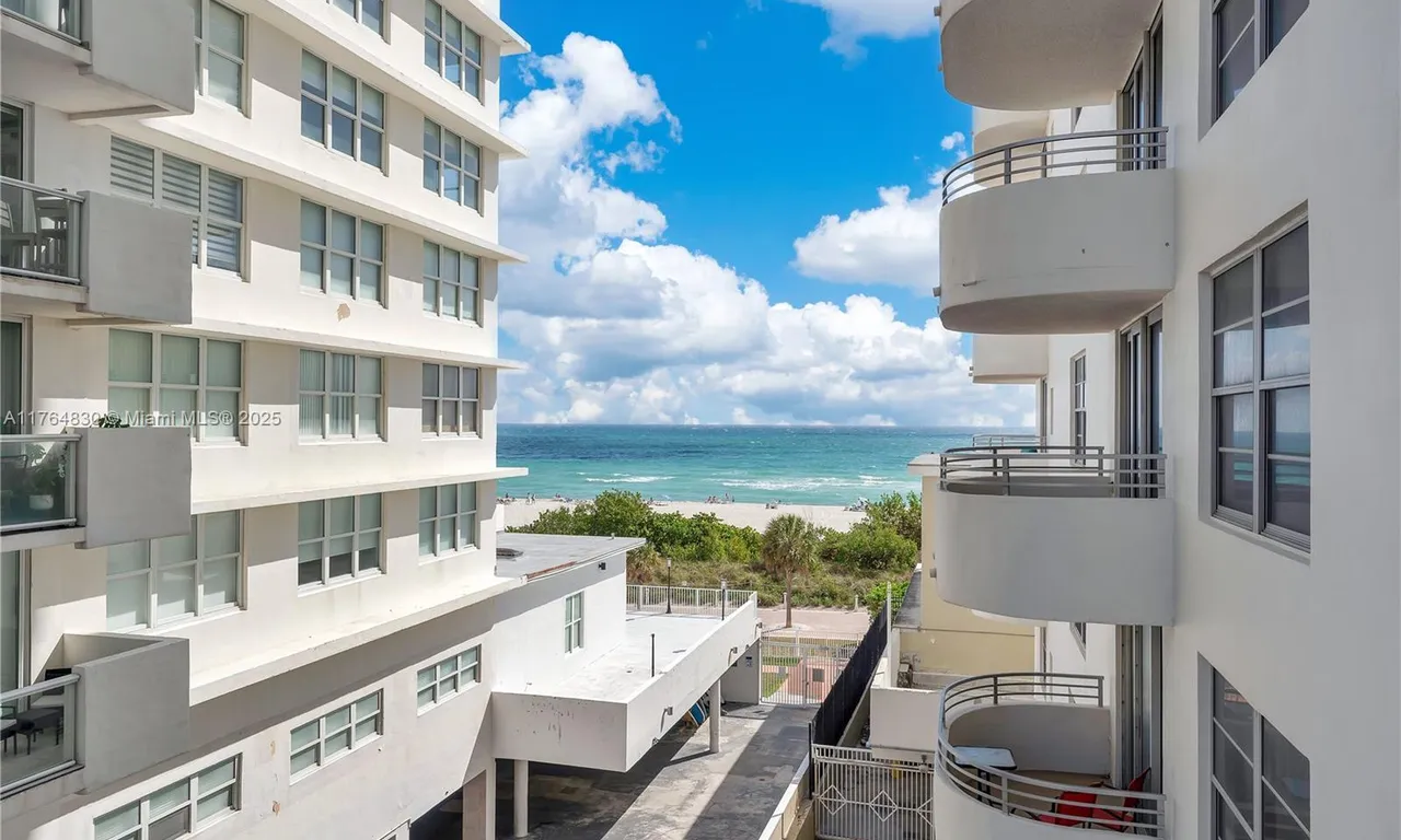 5555 Collins Ave # 5B, Miami Beach FL 33140