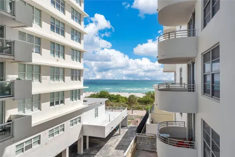 5555 Collins Ave # 5B, Miami Beach FL 33140