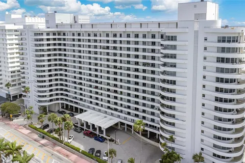 5555 Collins Ave # 5B, Miami Beach FL 33140