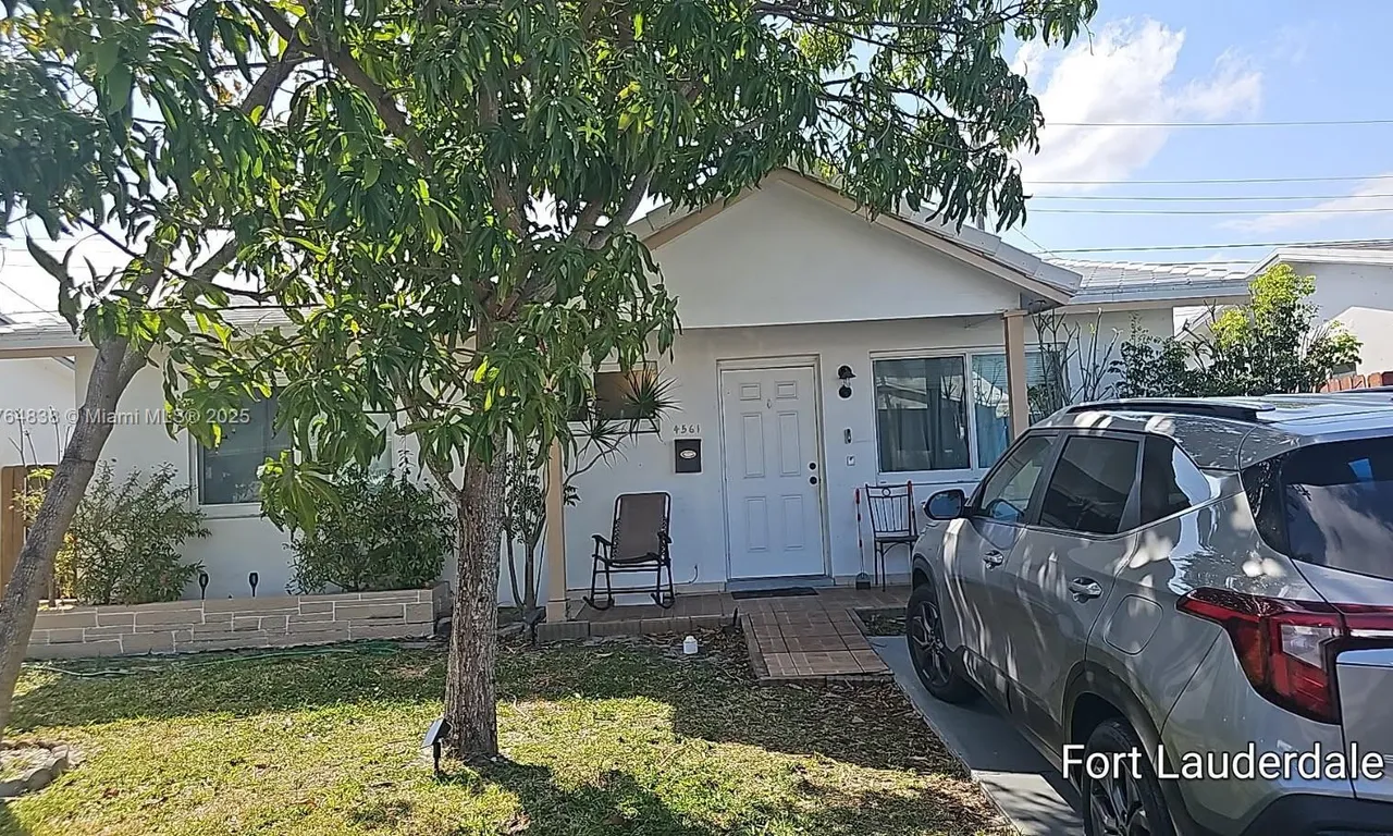 4561 NW 16th Way, Tamarac FL 33309
