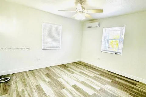 905 NE 111th St # 903, Biscayne Park FL 33161