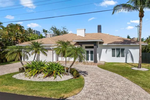 543 Hibiscus Dr, Hallandale Beach FL 33009