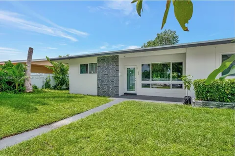 19330 NW 4th Ave, Miami Gardens FL 33169