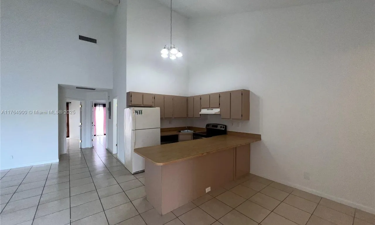 5510 NW 24th St, Lauderhill FL 33313