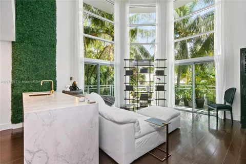 7728 Collins Ave # 10, Miami Beach FL 33141