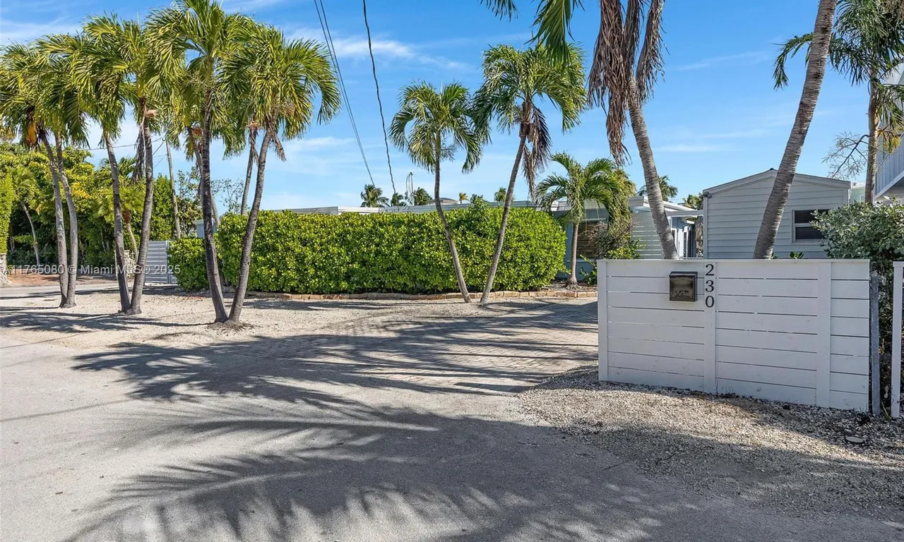 230 Jolly Roger Dr, Key Largo FL 33037