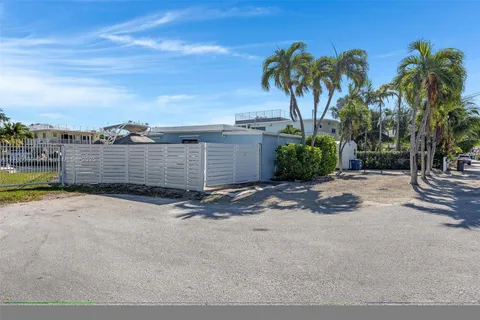 230 Jolly Roger Dr, Key Largo FL 33037