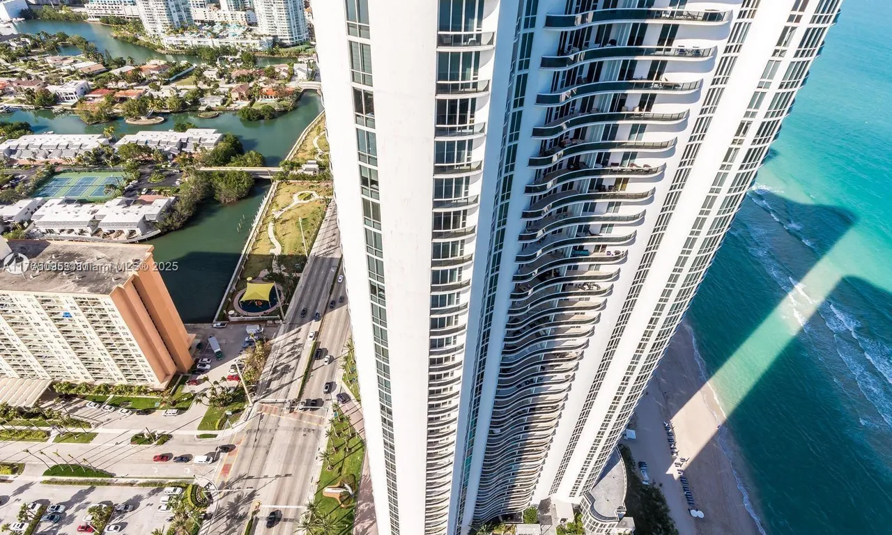 15811 COLLINS # 4206, Sunny Isles Beach FL 33160