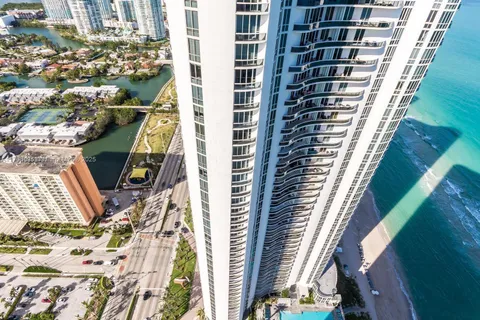 15811 COLLINS # 4206, Sunny Isles Beach FL 33160