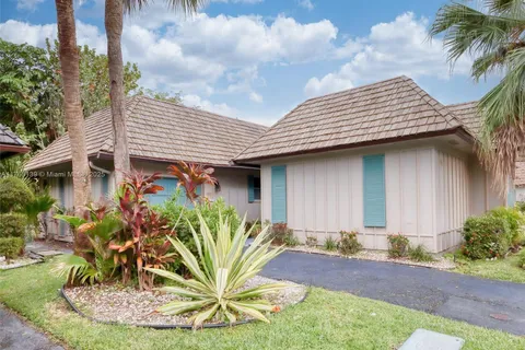 1901 Coquina Way, Coral Springs FL 33071