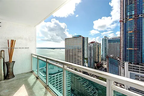 950 Brickell Bay Dr # 2909, Miami FL 33131