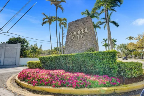 5130 SW 92nd Ter, Cooper City FL 33328