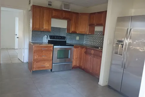 95 NE 41st St # I129, Oakland Park FL 33334