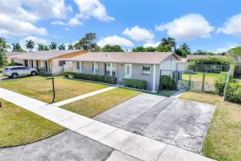 10754 SW 144th St, Miami FL 33176