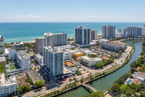 241 28th St, Miami Beach FL 33140