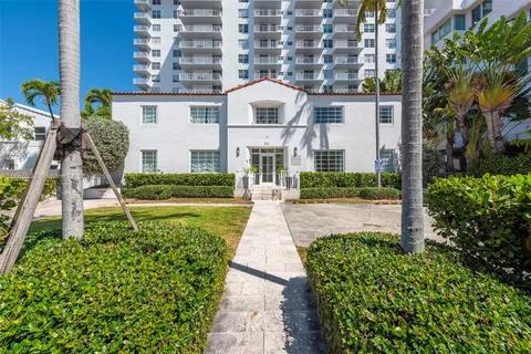241 28th St, Miami Beach FL 33140