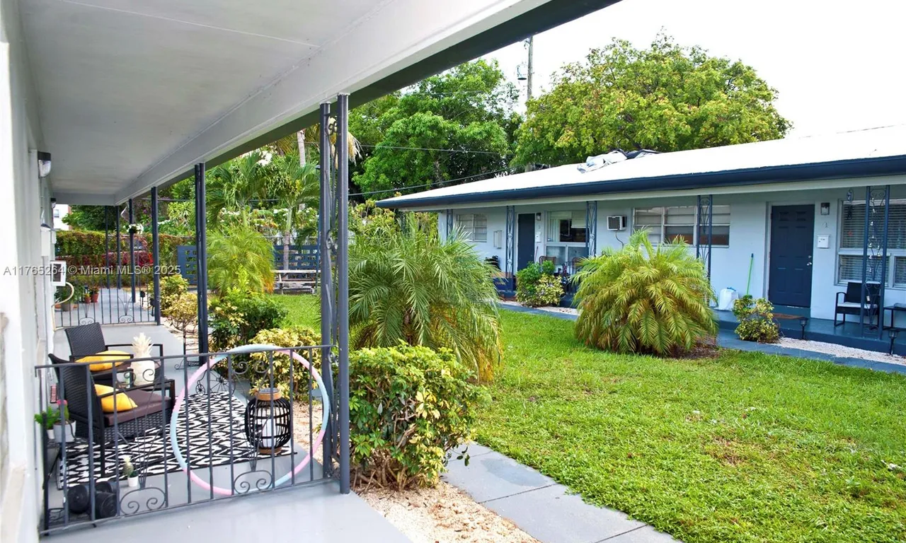 2206 Fillmore St # 6, Hollywood FL 33020