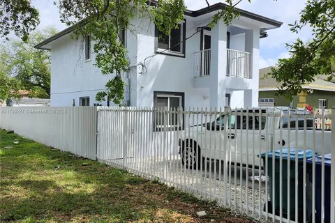 3085 NW 43rd Ter, Miami FL 33142