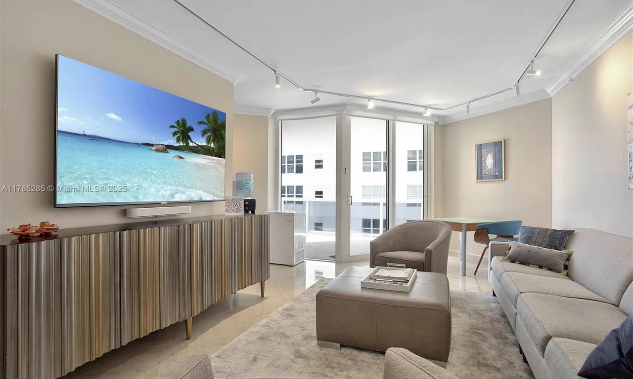 4775 Collins Ave # 704, Miami Beach FL 33140