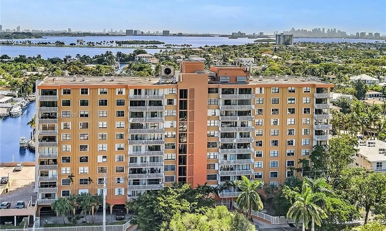 2450 NE 135th St # 1005, North Miami FL 33181