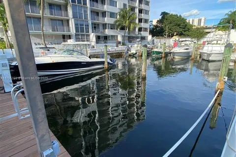 1700 NW North River Dr, Miami FL 33125
