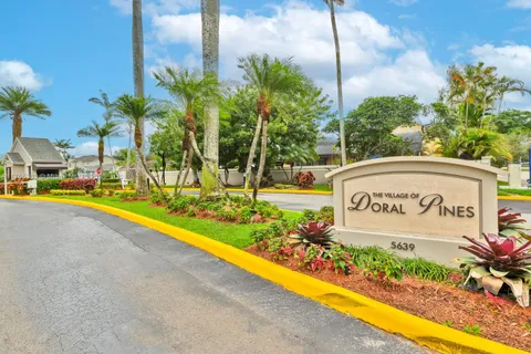 10117 NW 55th Ter, Doral FL 33178