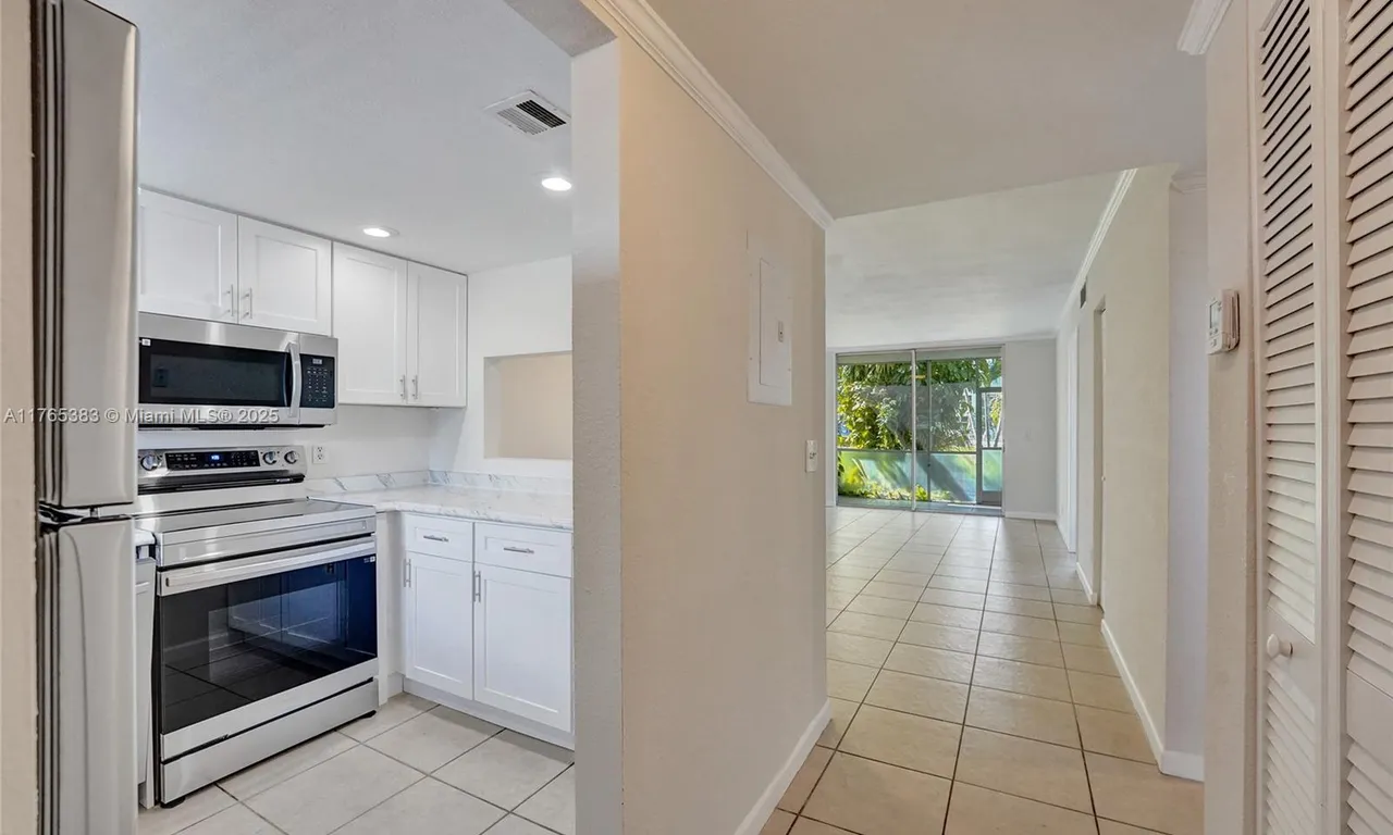6600 Royal Palm Blvd # 112B, Margate FL 33063