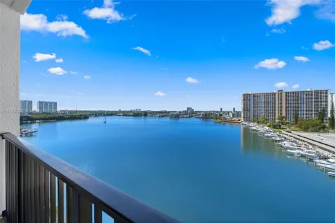 17150 N Bay Rd # 2908, Sunny Isles Beach FL 33160