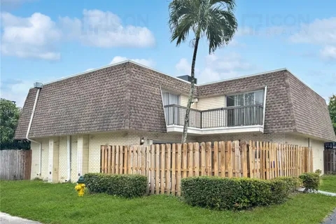 8212 SW 23rd Ct # 18D, North Lauderdale FL 33068