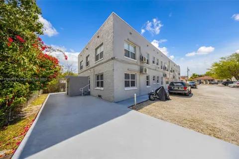 3237 SW 4th St, Miami FL 33135