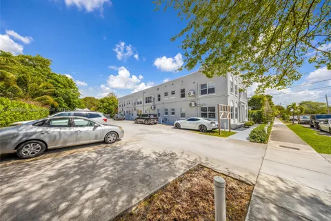 3237 SW 4th St, Miami FL 33135