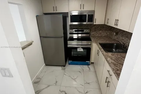 139 Coventry F # 139, West Palm Beach FL 33417