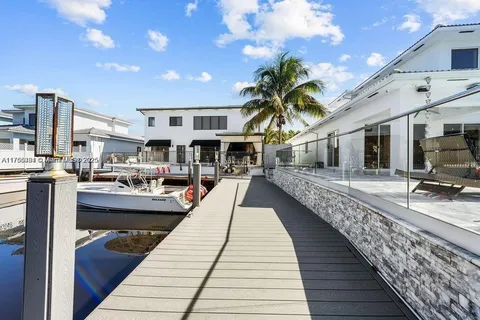 4497 SW 25th Ter, Dania Beach FL 33312