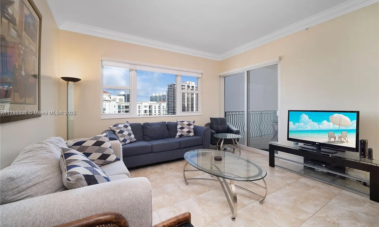 19900 E Country Club Dr, Aventura FL 33180